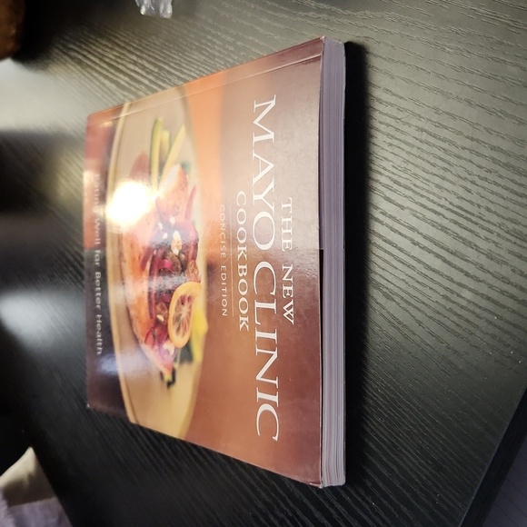 The New Mayo Clinic Cookbook - Picture 6 of 7